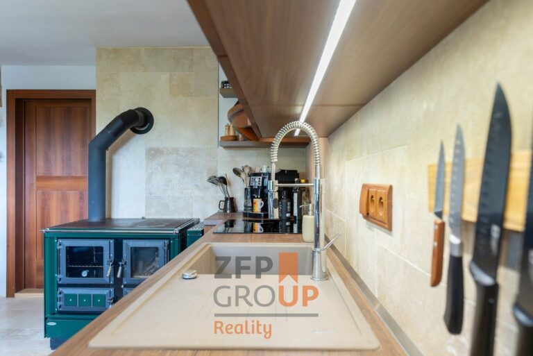 080a9f9a-c5ba-48ab-8693-c8a7dc722f6d@w1920