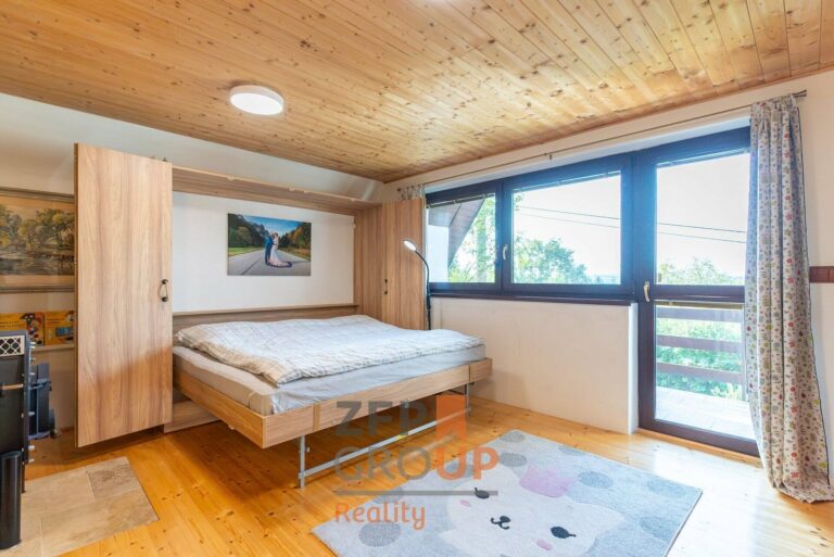 2d04d75c-25e9-4402-b155-7e7232d99b22@w1920