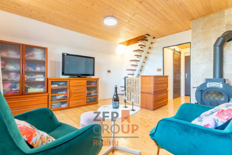 37527660-b1a7-4bb9-83a8-2bcc12c2cecd@w1920