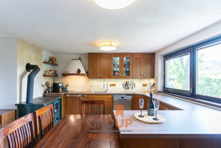 424e7705-415b-4fa1-bc5a-7f2215bf1371@w1920