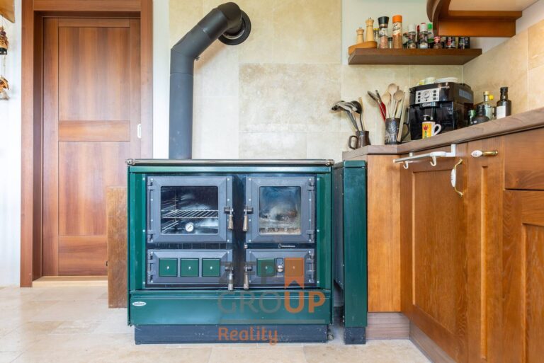 acbe12af-5d11-4f7f-a893-c378767dc279@w1920